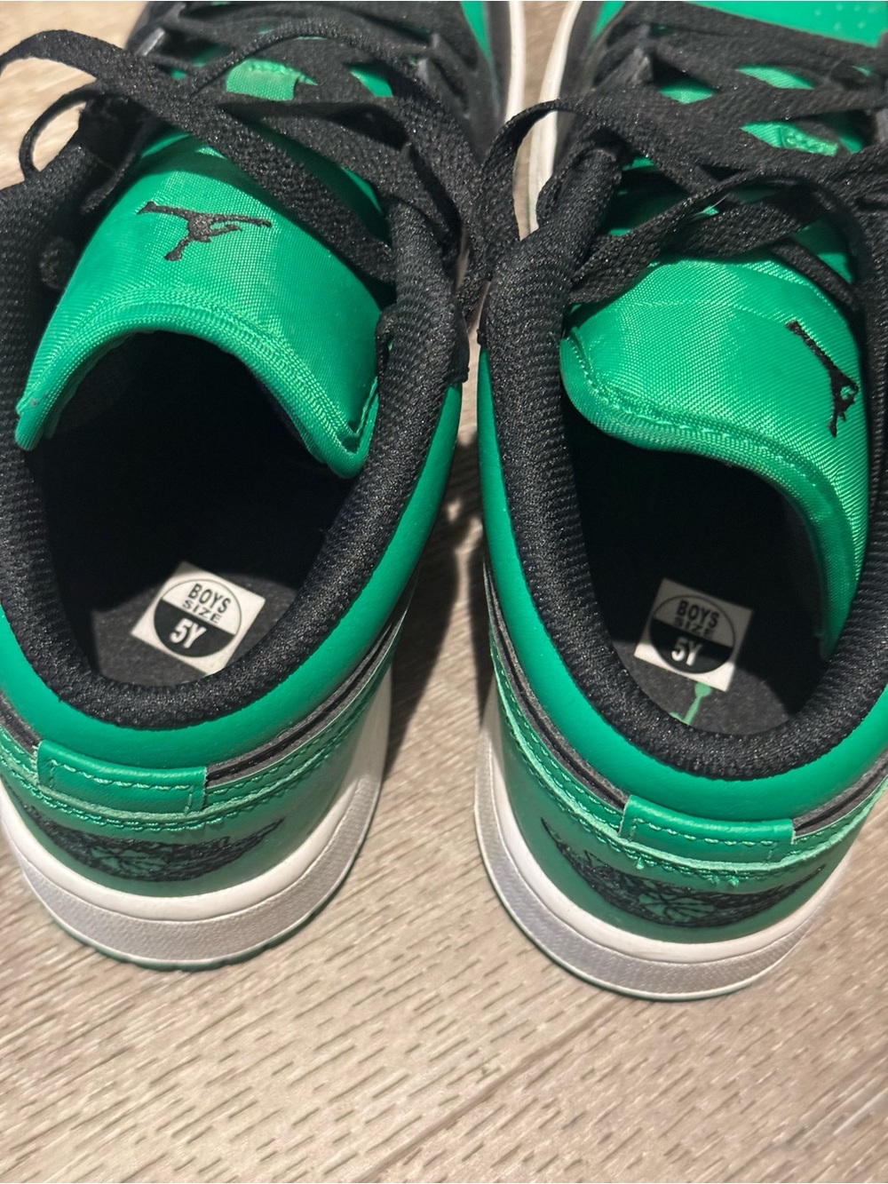 Like New Jordan 1 Low-Top Sneakers in Green and Black lucky green - Picture 4 of 6